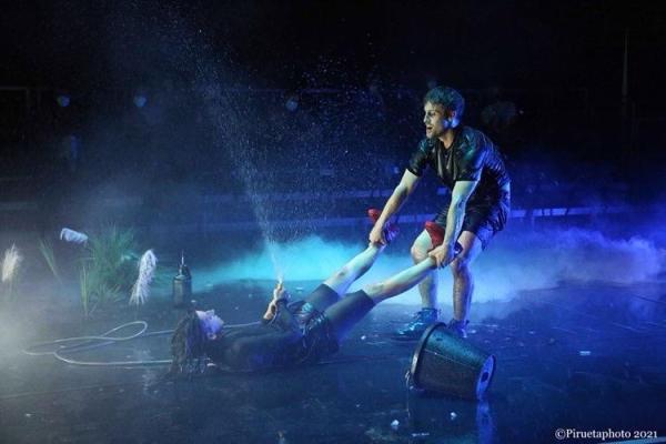 FENOMEN, by QUIM GIRON i MOON RIBAS, 210703