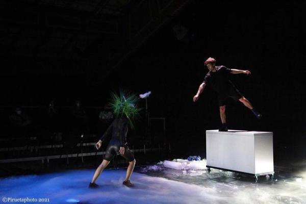 FENOMEN, by QUIM GIRON i MOON RIBAS, 210703