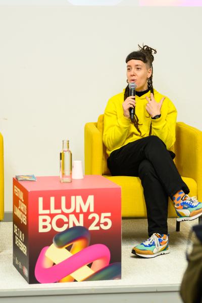 ABOUT CLOSCA LAURA 2405-02 Llum 2055